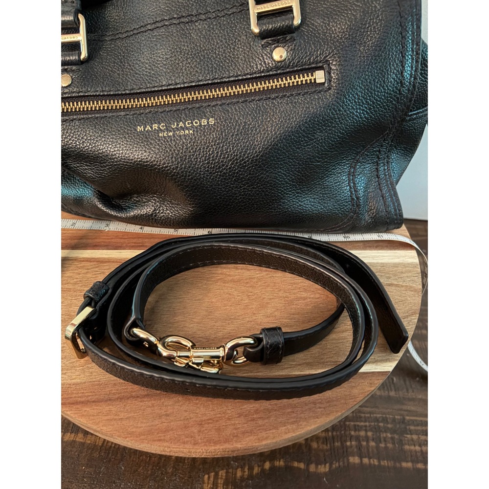 Marc Jacobs Black Leather Cruiser Satchel Bag with Crossbody Strap EUC - Picture 7 of 9